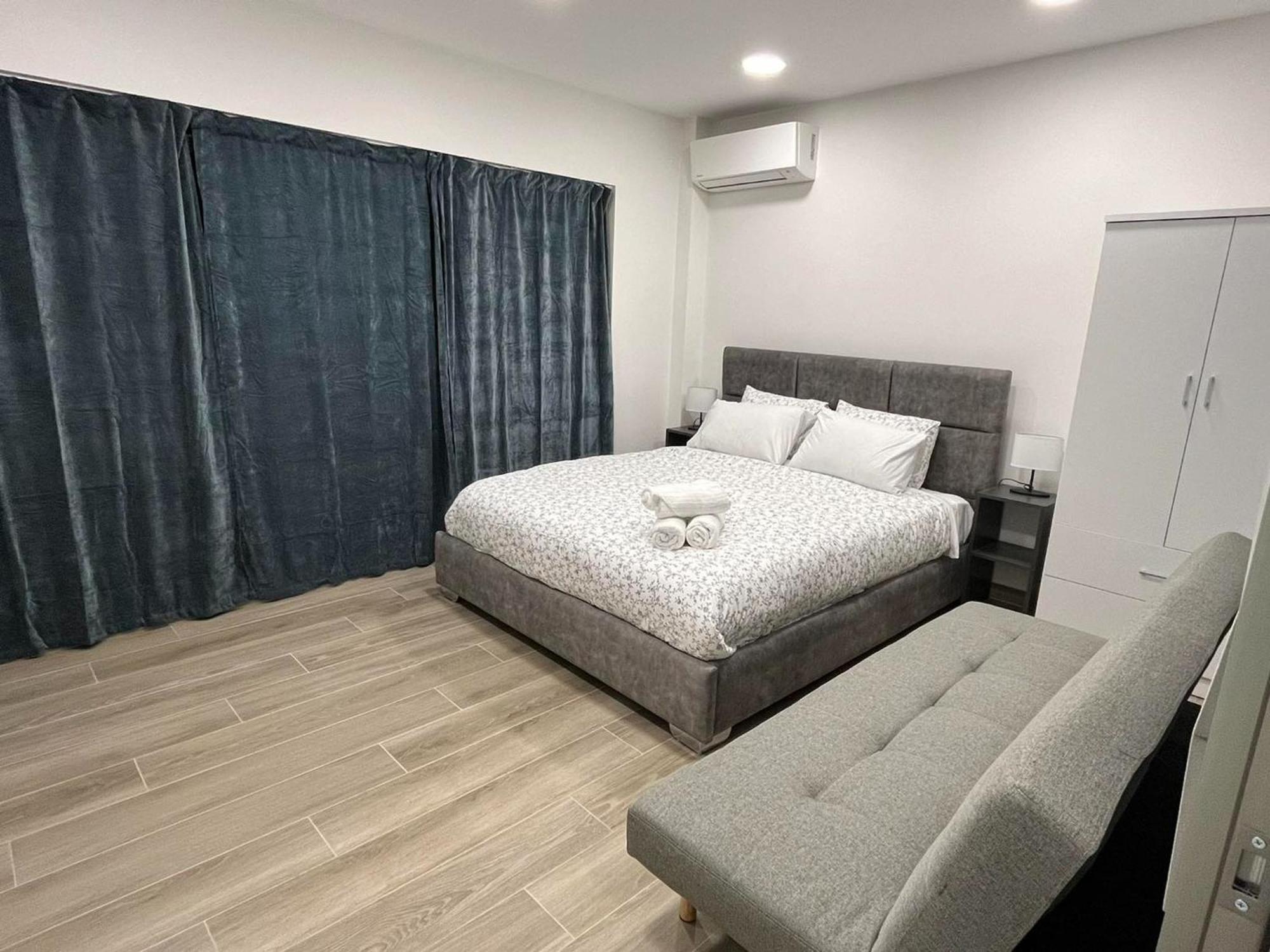 Academys Modern Apartments By Athens Urban Retreat Buitenkant foto