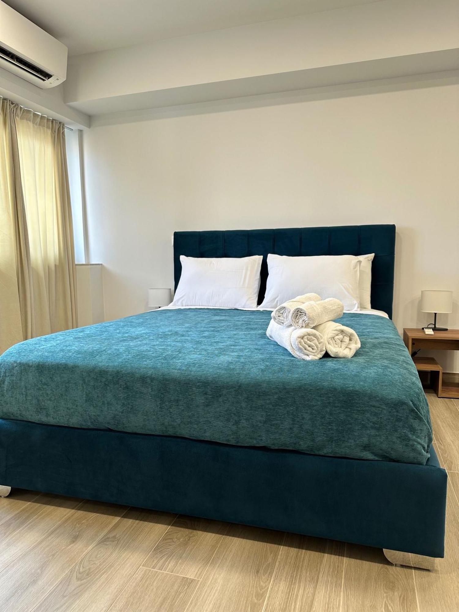 Academys Modern Apartments By Athens Urban Retreat Buitenkant foto